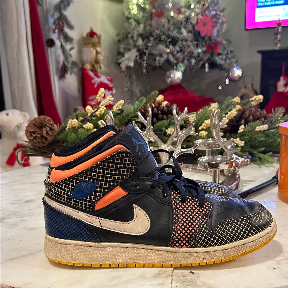😎 Youth Nike Air Jordan 1 Mid MMD 'MultiGrid' (GS) - DC4092-001 - Size: 7Y